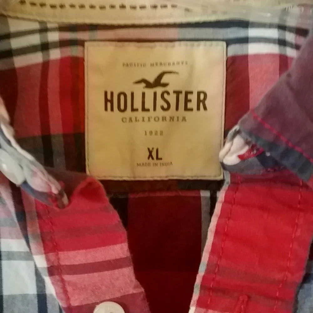 HOLLISTER Young Men's Red, White & Blue Plaid Long Sleeve Shirt XL